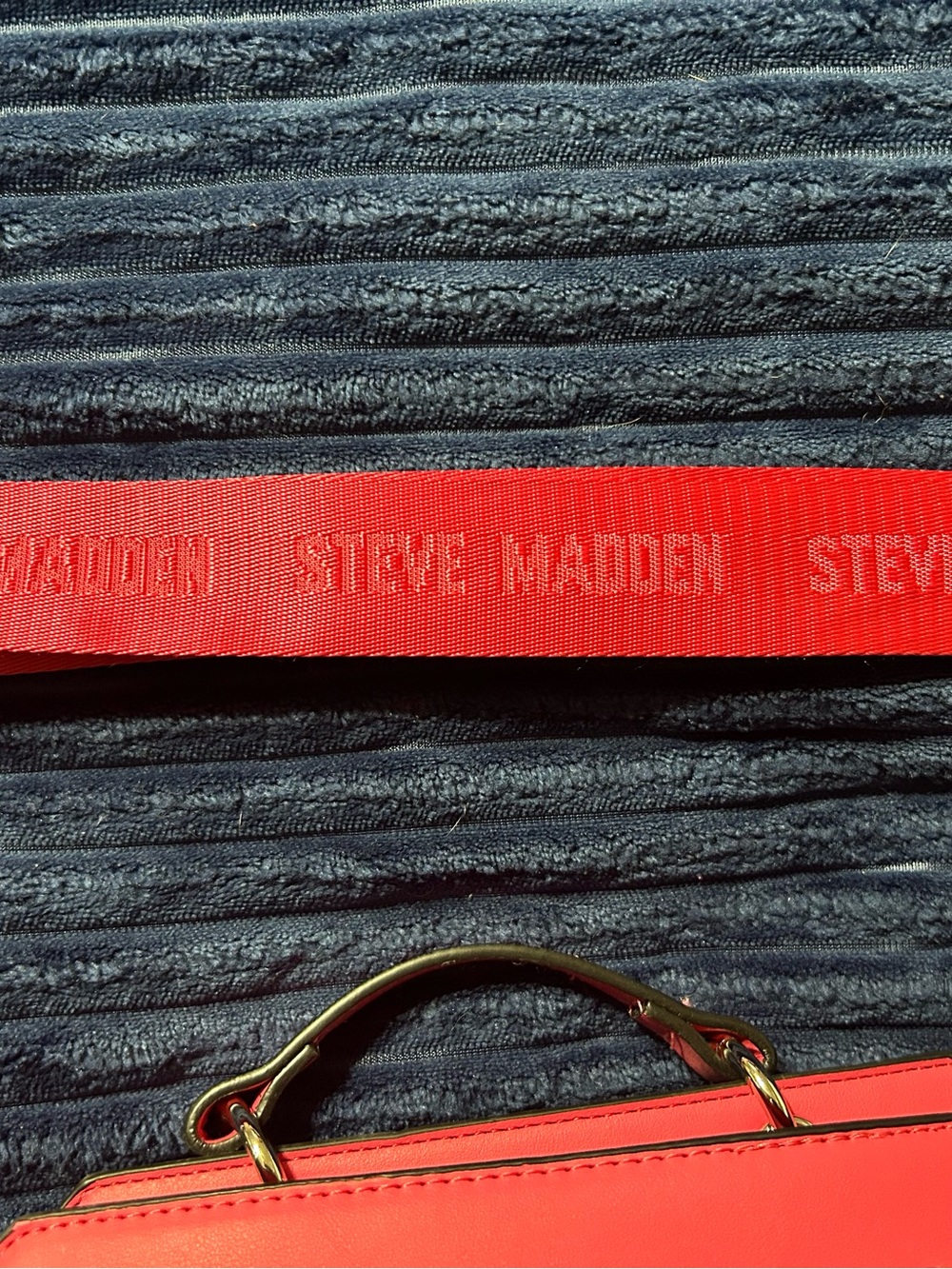 Steve Madden Bevelyn Hot Pink Crossbody Bag - Picture 15 of 16